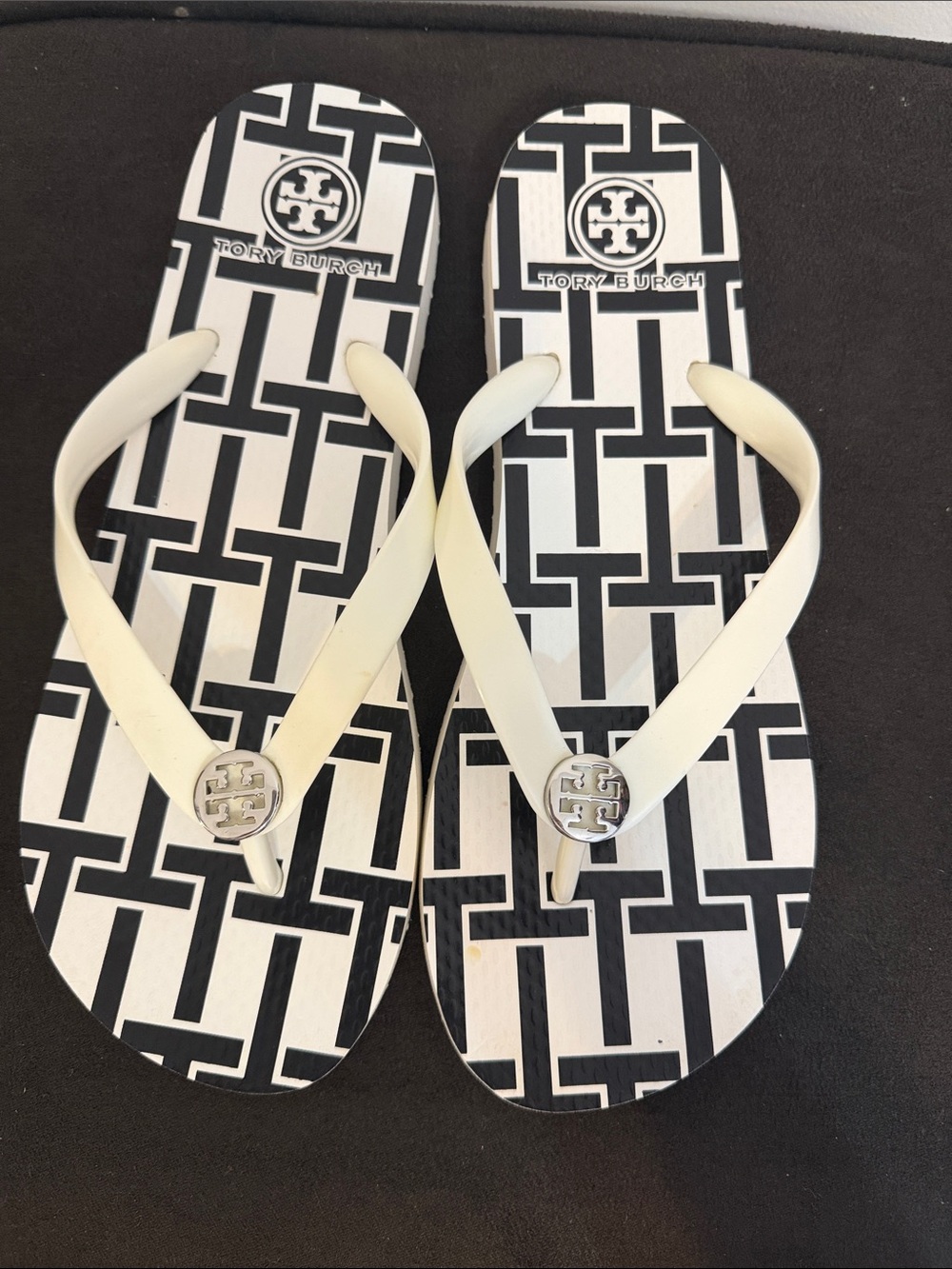 Tory Burch Black & White Logo-Print Flip Flop Sandals Sz 9